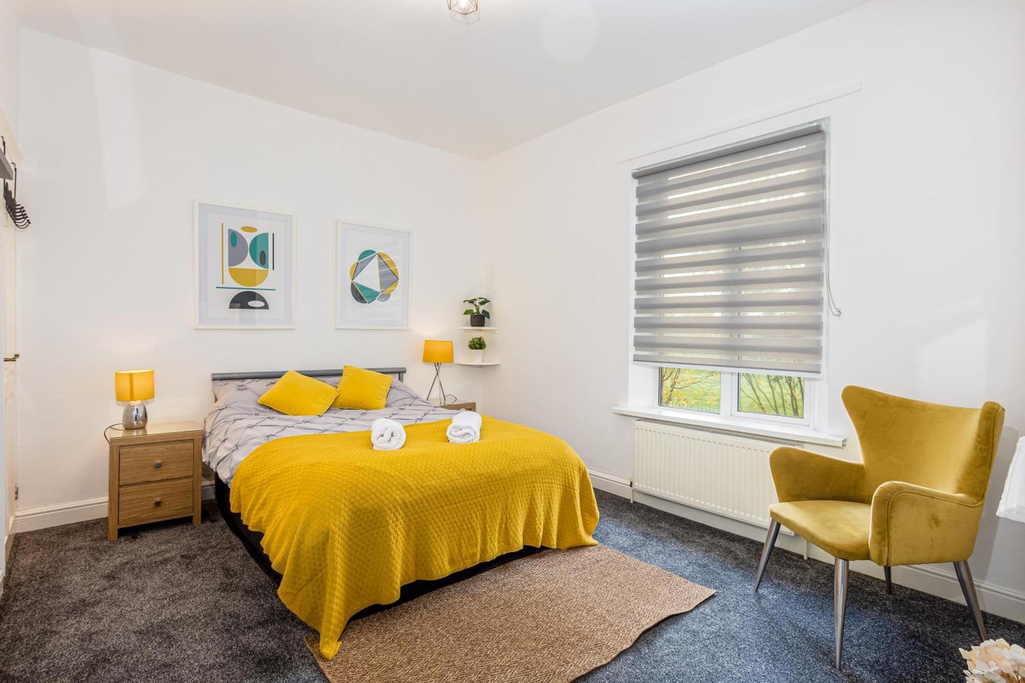 Coronation House By Yourstays - 3 Bedroom House In Newcastle-Under-Lyme Stoke-on-Trent Eksteriør billede