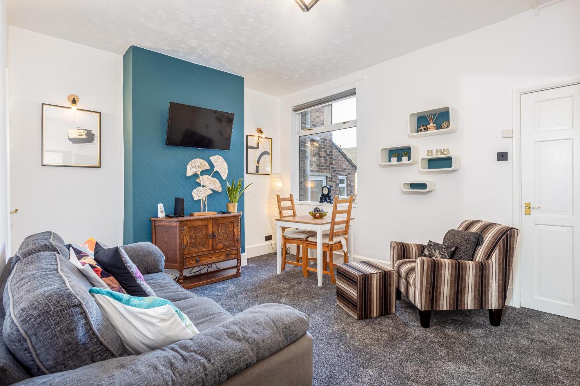 Coronation House By Yourstays - 3 Bedroom House In Newcastle-Under-Lyme Stoke-on-Trent Eksteriør billede