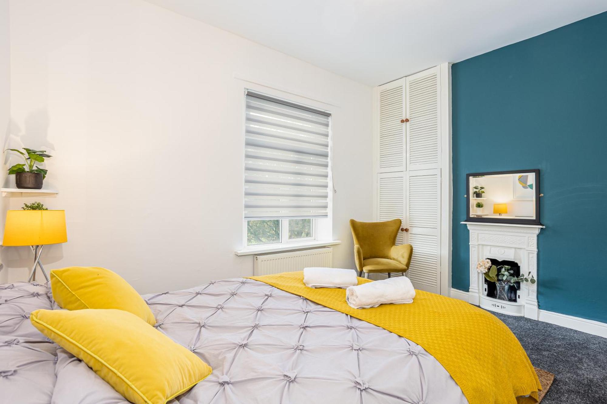 Coronation House By Yourstays - 3 Bedroom House In Newcastle-Under-Lyme Stoke-on-Trent Eksteriør billede