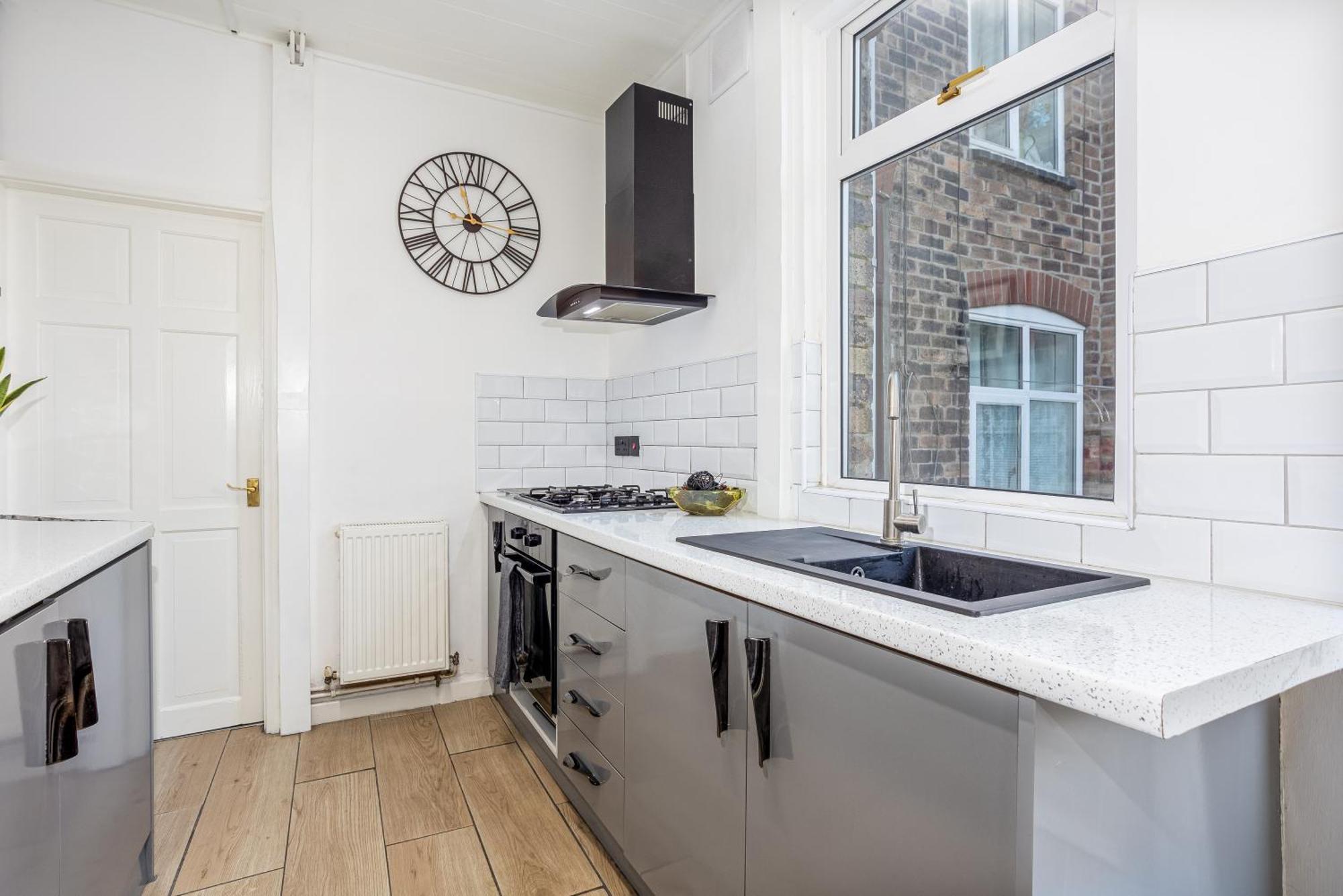 Coronation House By Yourstays - 3 Bedroom House In Newcastle-Under-Lyme Stoke-on-Trent Eksteriør billede