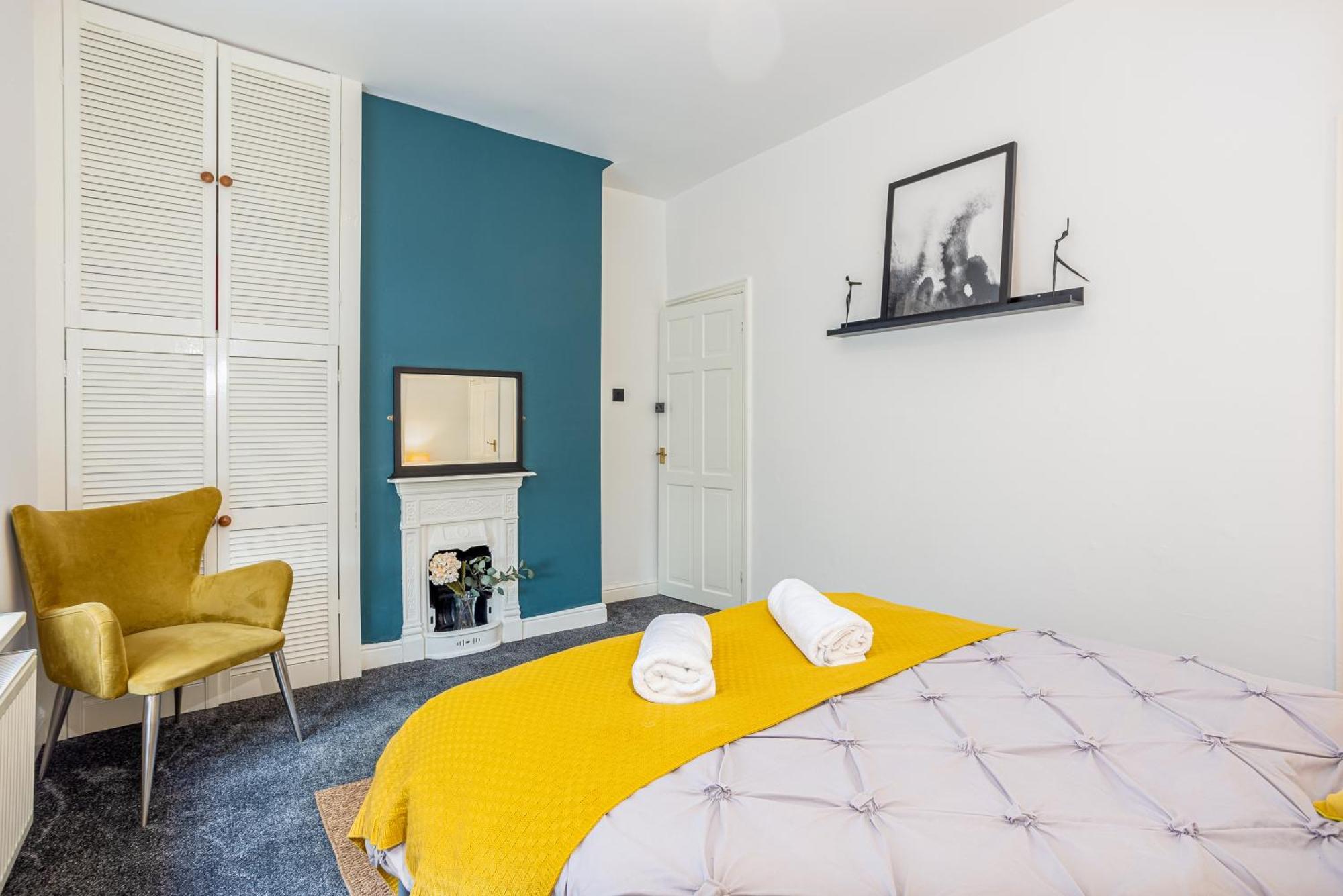 Coronation House By Yourstays - 3 Bedroom House In Newcastle-Under-Lyme Stoke-on-Trent Eksteriør billede